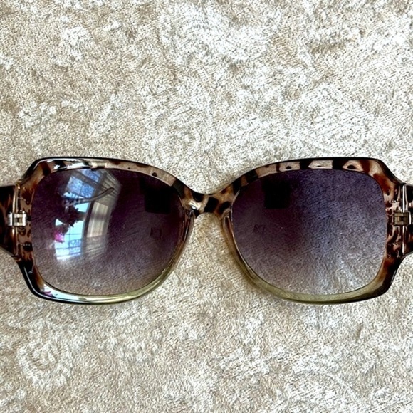 Brand New Tortoise Animal Print Oversized Sunglasses Rhinestones Gradient Lens main image 10
